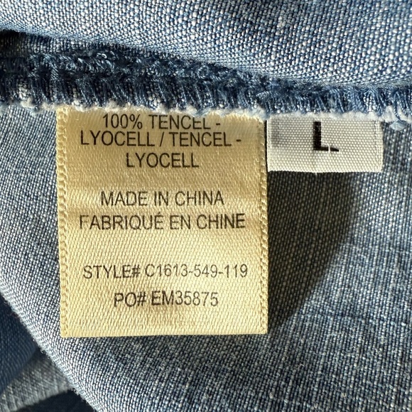 CLOTH & STONE 100% Tencel Lightweight Denim Flounce Sleeve Frayed Hem Top Size L - Picture 8 of 8
